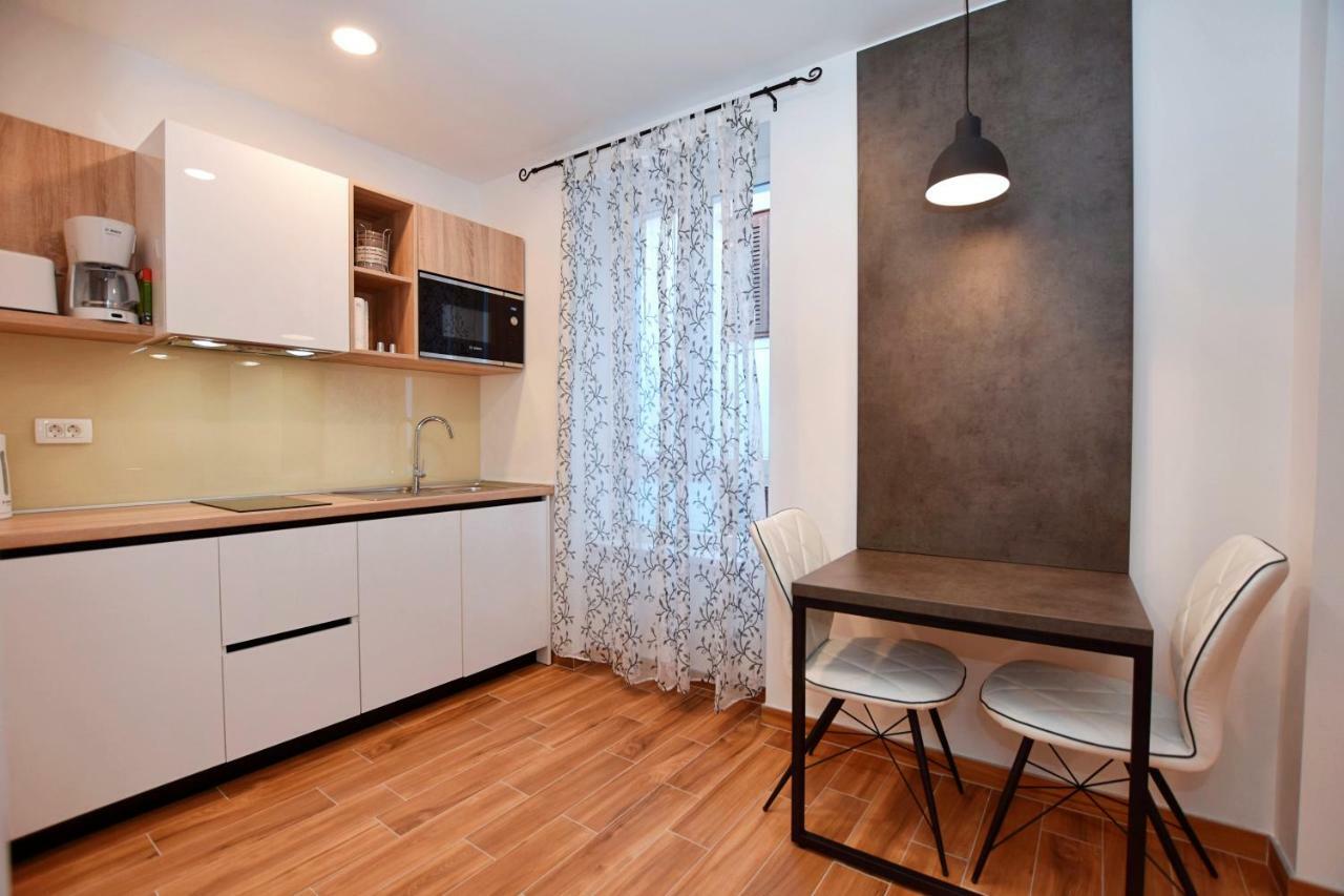 זאדאר Apartments Four Corners מראה חיצוני תמונה