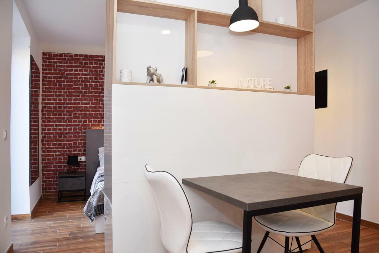 זאדאר Apartments Four Corners מראה חיצוני תמונה